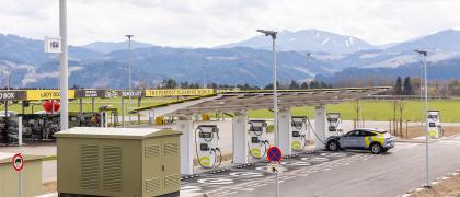 SMATRICS EnBW Ladepark Spielberg mit flexibler Preisauszeichnung