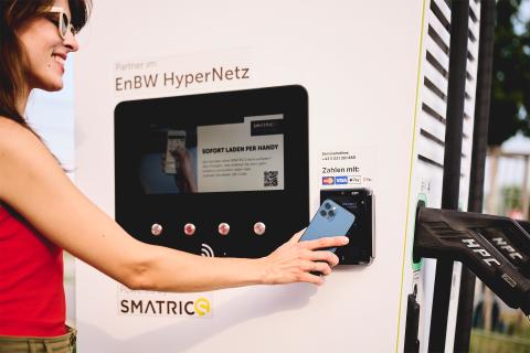 Kontaktlose Kartenzahlung im gesamten Schnellladenetz von SMATRICS EnBW möglich
